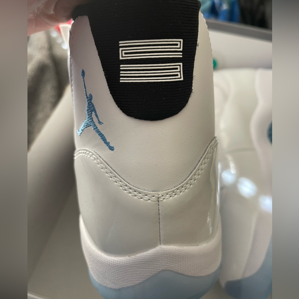 Jordan Air 11 Retro men’s White and Blue NEW size 12 - Picture 2 of 3